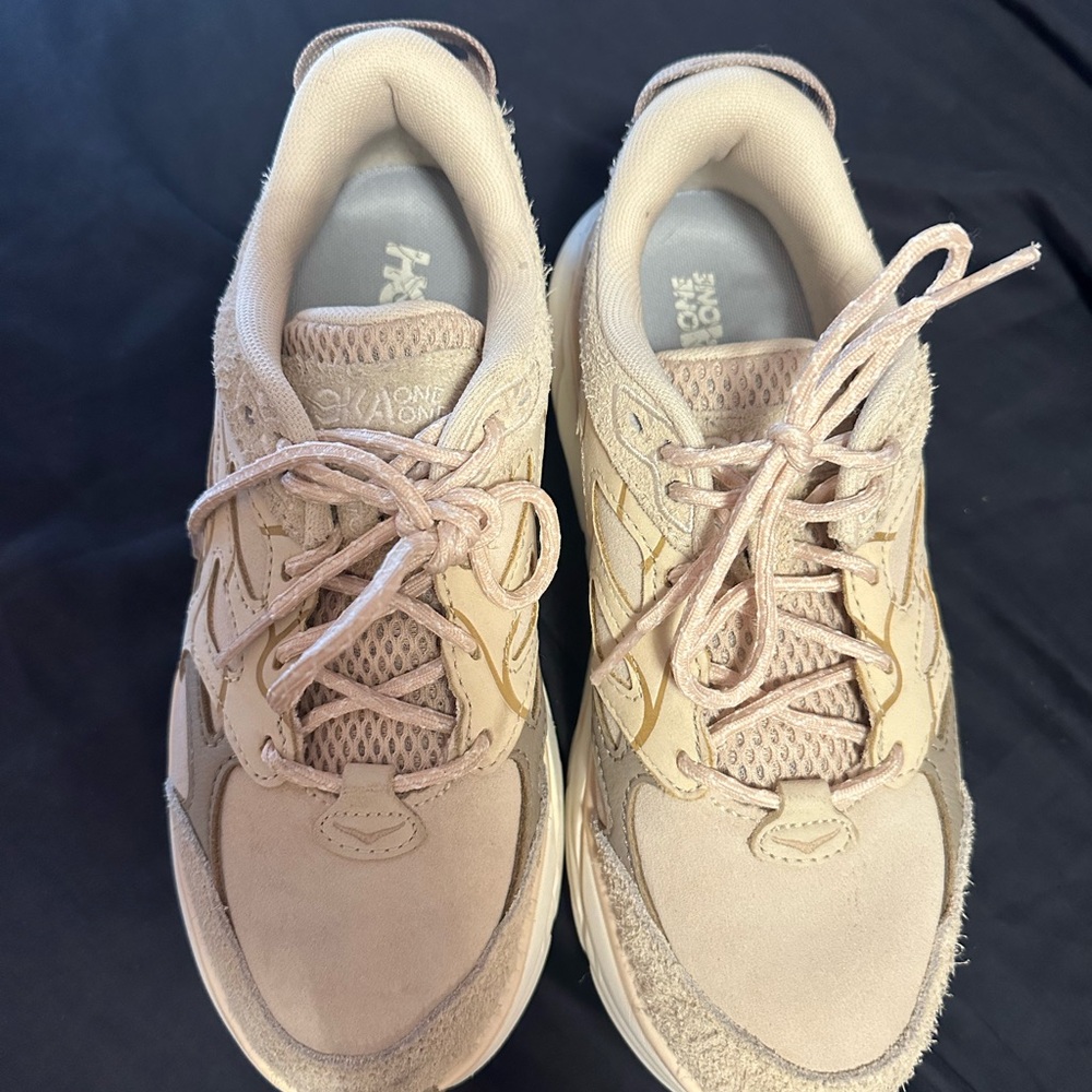 HOKA Elite Terrain System Clifton L
Suede - Picture 3 of 6